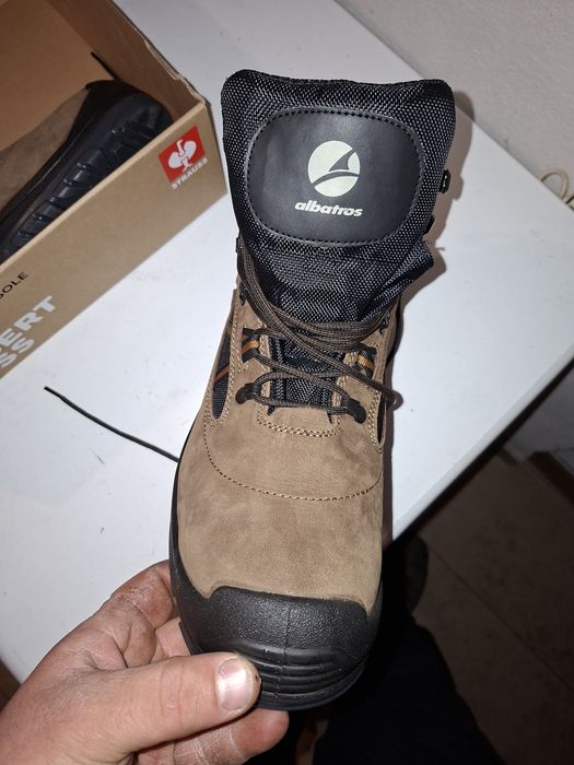 Vând bocanci lucru mărimea 46