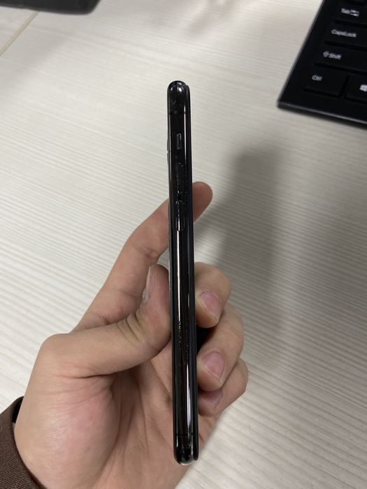 Iphone 11 pro в хорошем состояние
