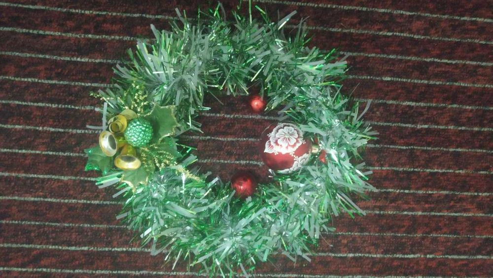 Продам новогодние праздничные венки