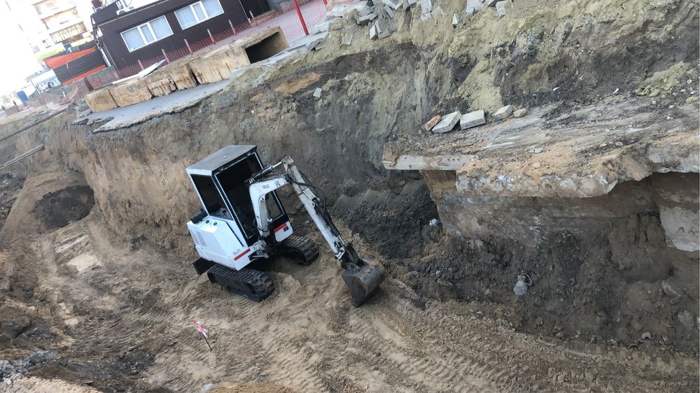 Продам эксковатор.