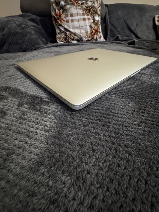 Macbook pro 2018 16/512/pro 560X Гаранция