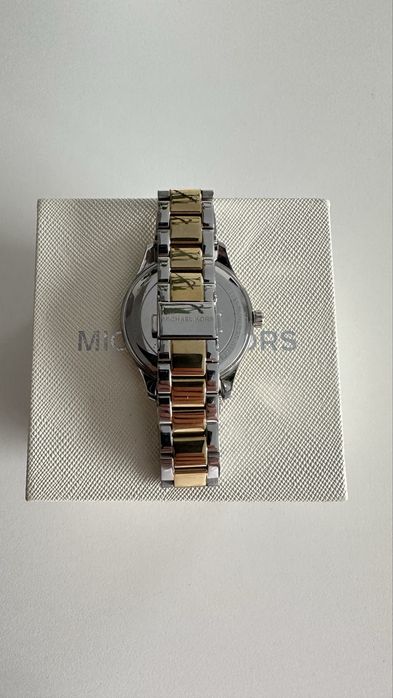 Ceas Michael Kors Corey Three Hand - nou!