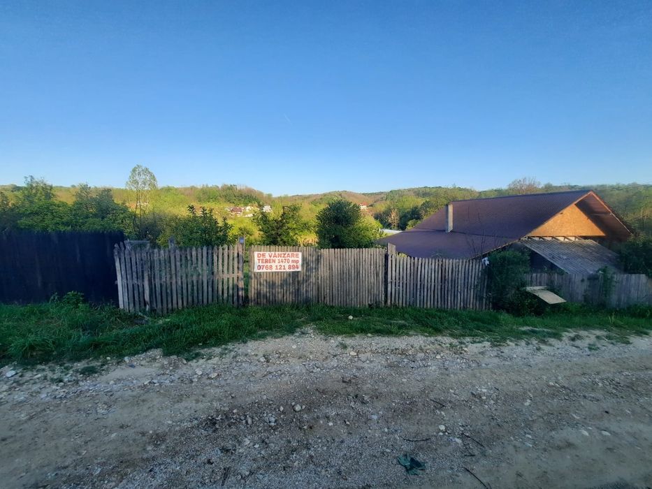 Teren de vanzare