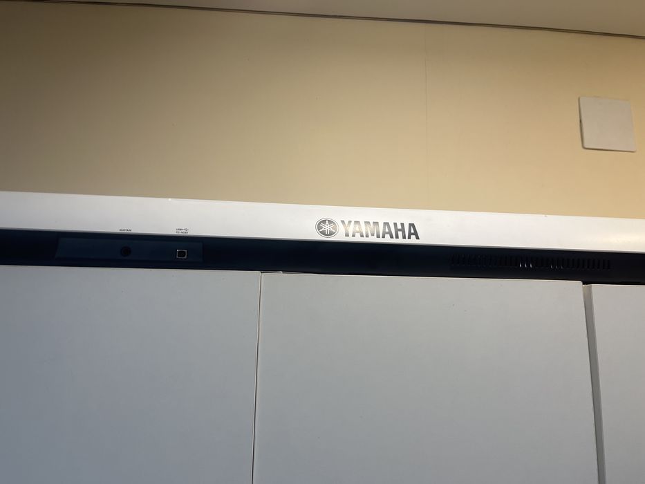 Цифровое пианино yamaha