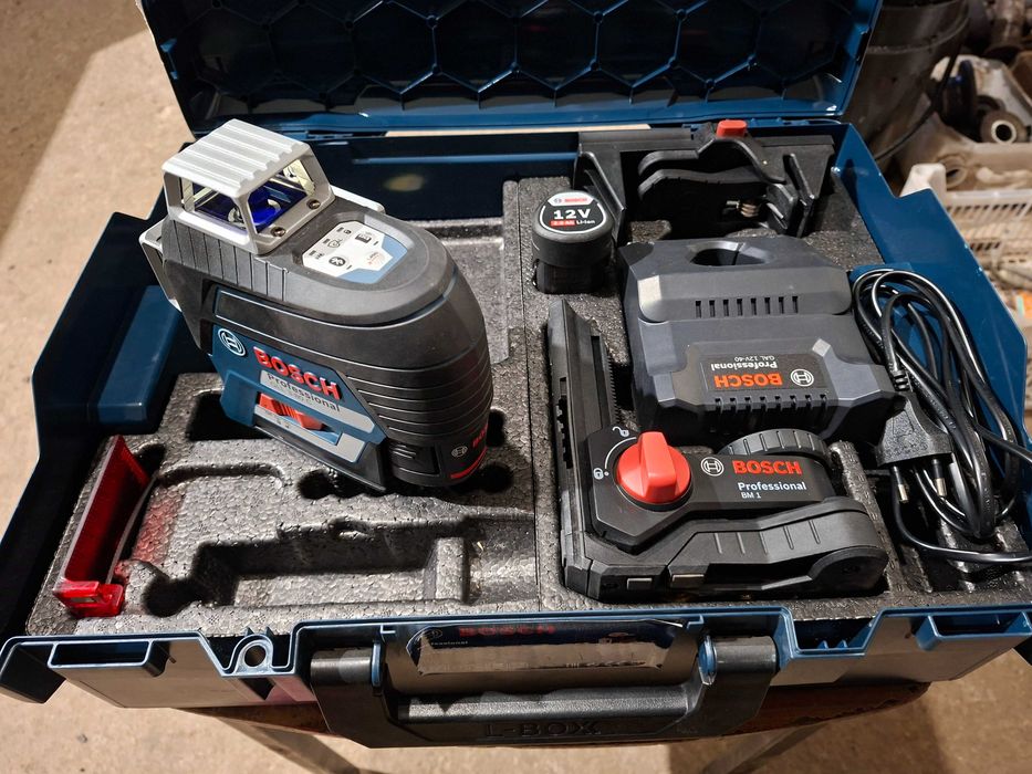 Nivela laser Bosch Professional GLL 3-80 C in cutie cu 2 acumulatori