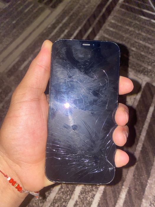 Vand iphone 12 pro original pentru piese