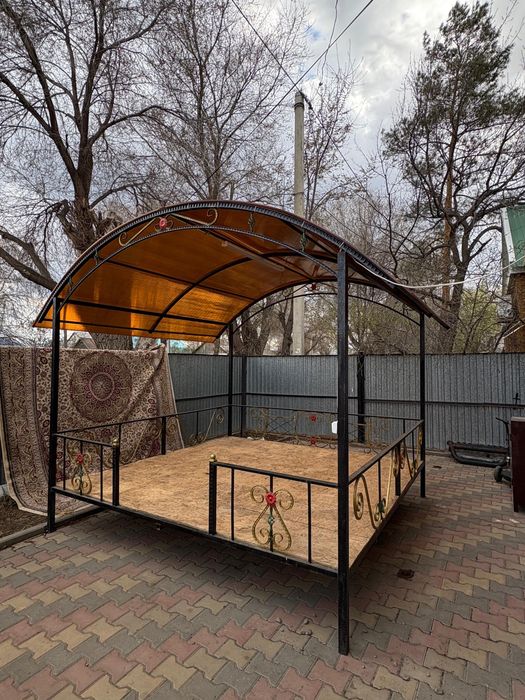 Беседка для частного двора,новый