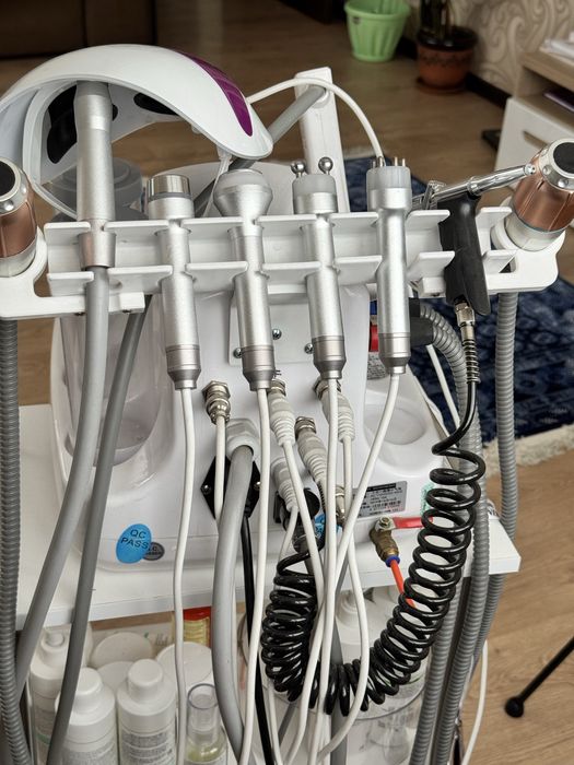 Продам многофункциональный косметологический АППАРАТ 8 в 1