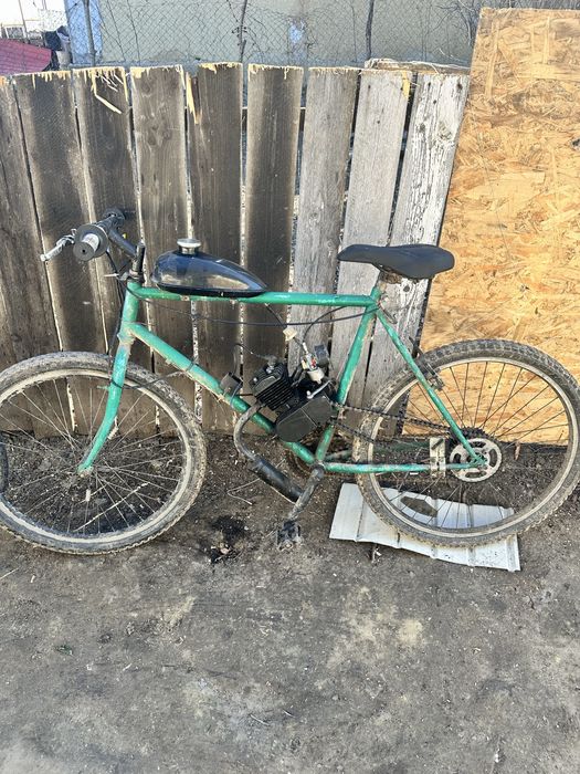 Vand bicicleta cu motor