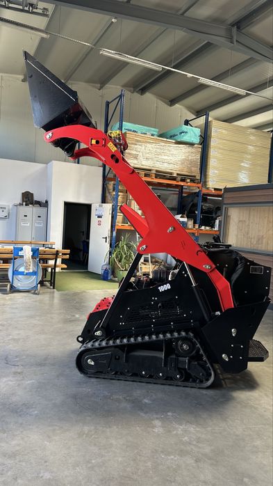 Mini incarcator - motor Kubota - skid steer loader