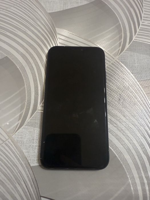 Продам iPhone Xr