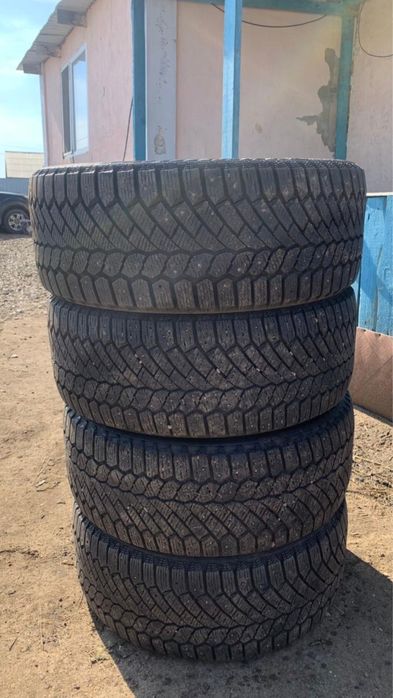 Продам шины зимние R18