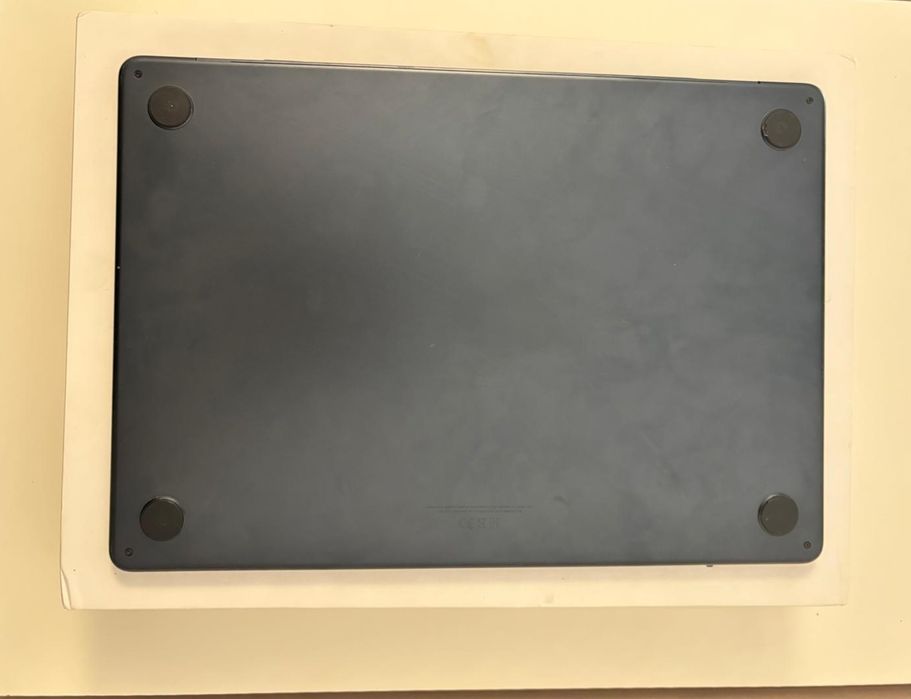 MacBook Air 15" M2 2023, 8GB/512GB, Midnight, stare foarte buna, cutie originala