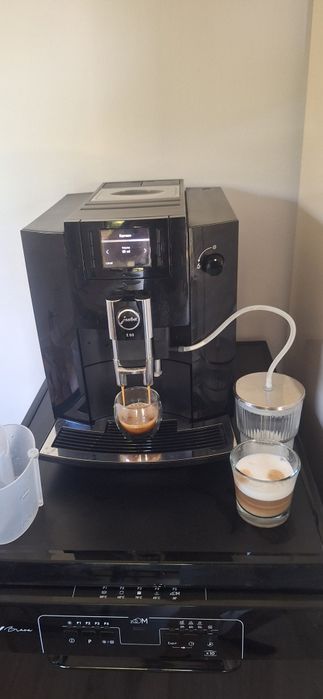 Espresor  Jura E6 Piano Black , rasnita Professional Aroma