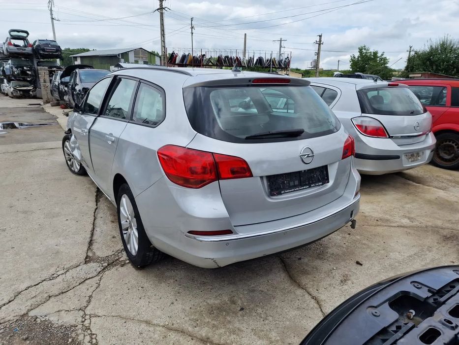 Dezmembram Opel Astra J, an 2011, 1.7 CDTI, cod A17DTS