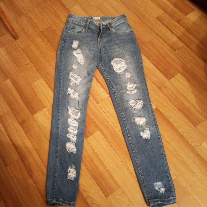 Джинсы разные 26 р