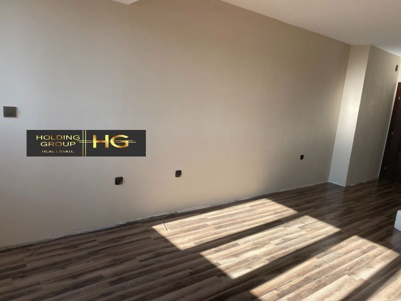 Продава се Тристаен апартамент в Варна, Лятно кино Тракия - 86 кв.м за 1803 €/кв.м - Снимка #2