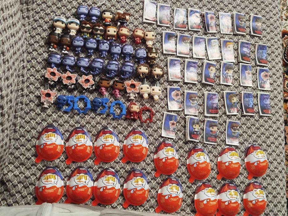 Фигурки из kinder joy  Stranger things