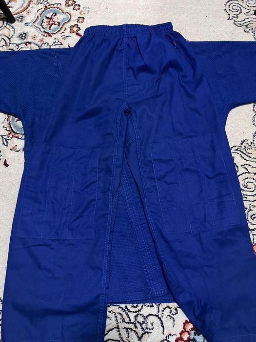 Синий кимоно Дзюдо