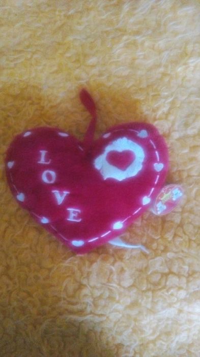 Св. Валентин плюшени играчки и сърца