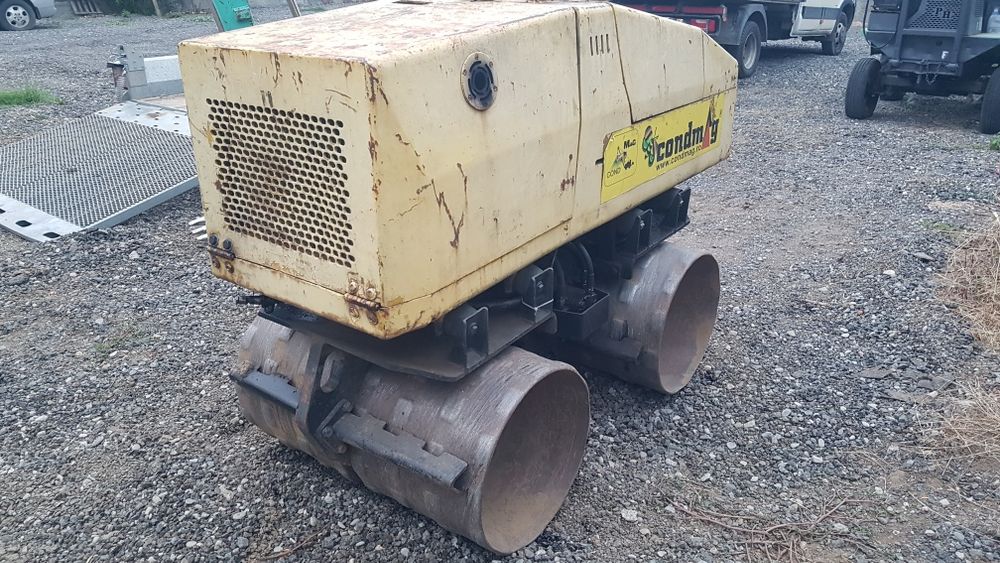 Inchiriez talpă mai compactor de inchiriat