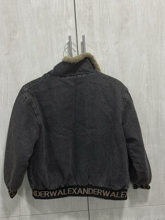 Продам демисезонный бомбер