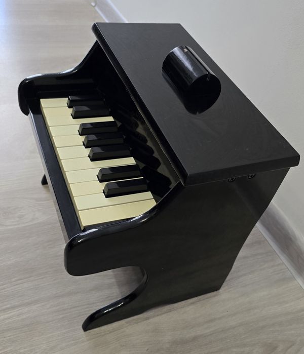 Малко детско пиано