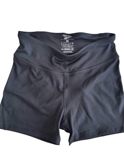 Бюстиета и къси клинове Gymshark