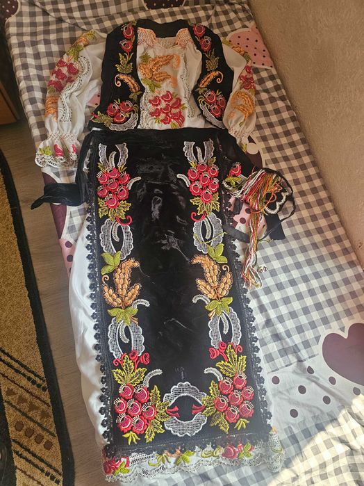 Costum popular marimea m