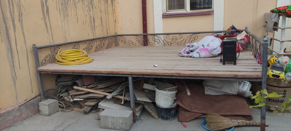 Kravat sotiladi razmeri 3x2,5m. Xolati yaxshi