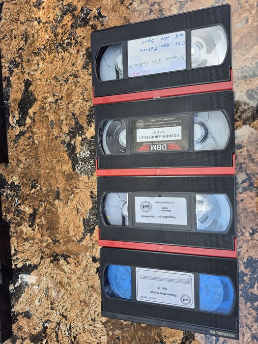 Vând Lot 18 casete video VHS originale colectie de filme diferite genuri pentru  reinregistrare