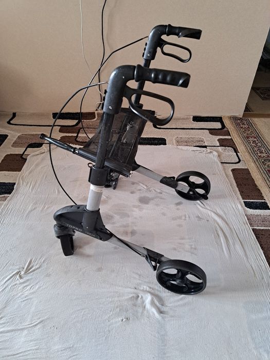 Инвалидный ходунок