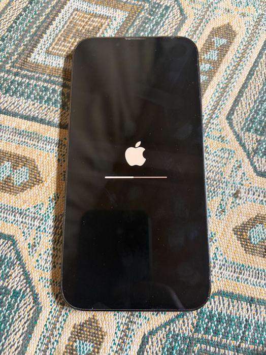 Продавам Iphone 13pro