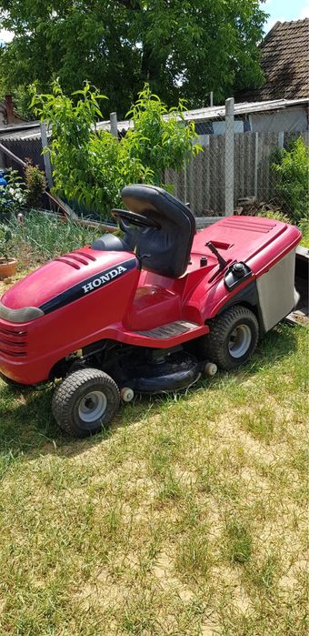 Vand tractoras tuns gazon