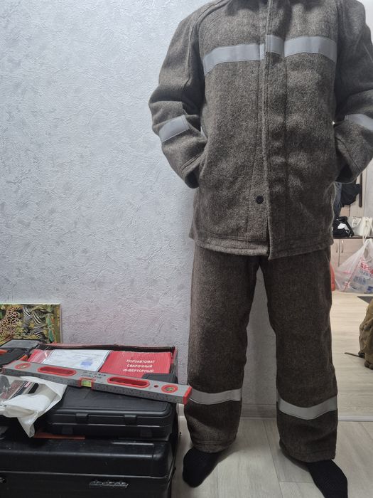 Продам суконный костюм