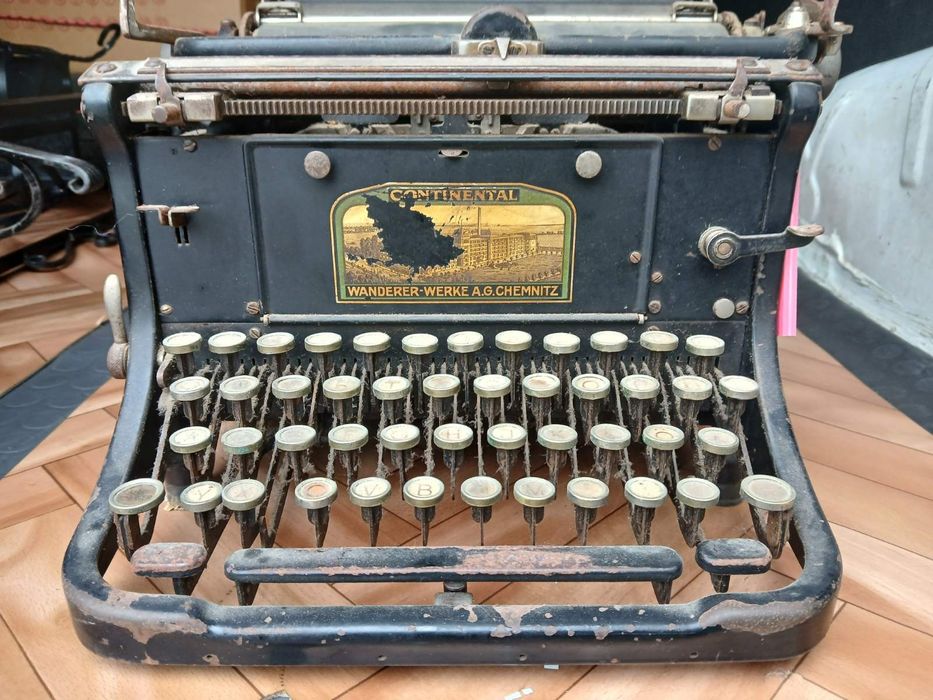 Стара пишеща машина