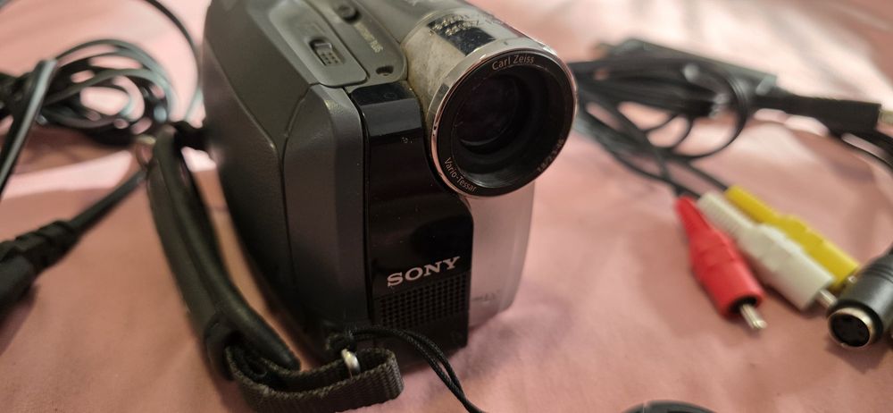 Camera video cu caseta miniDV, Sony DCR-HC23E + placa de captura