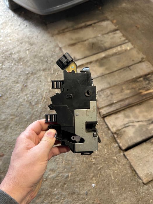 Ключалка задна дясна врата Fiat Croma 2006