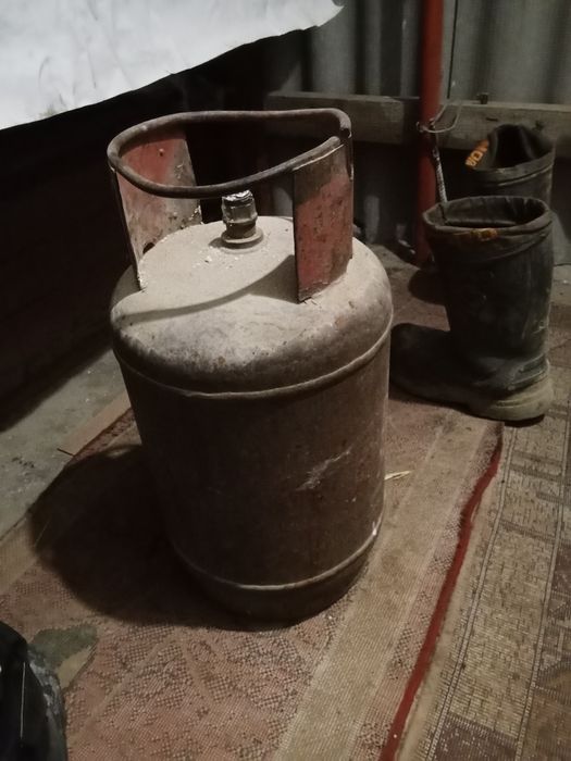 Газ балон маленький красный