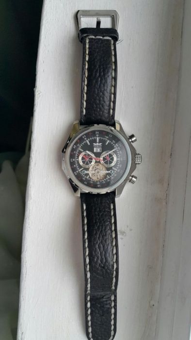 Vand ceas automatic Perigaum