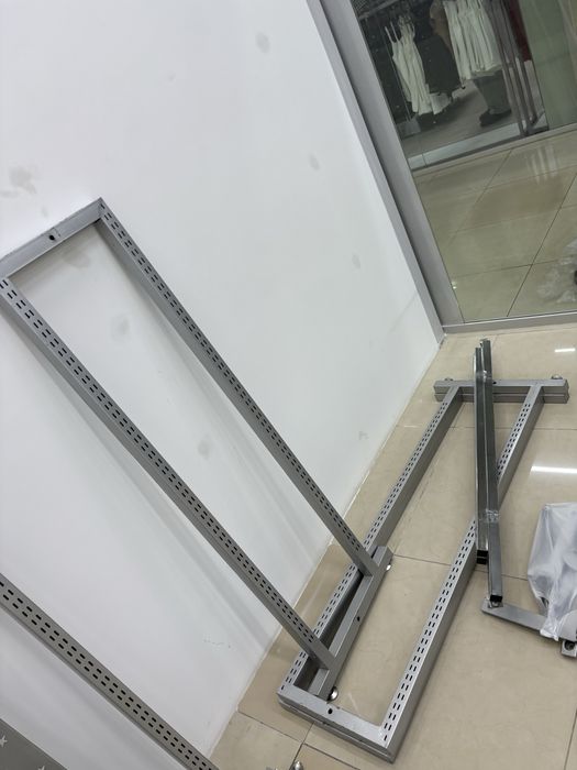 Продам вешала напольные