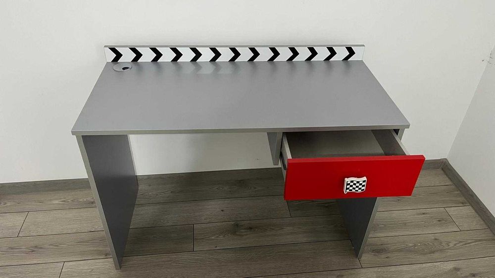 Mobila dormitor copil cu pat masina