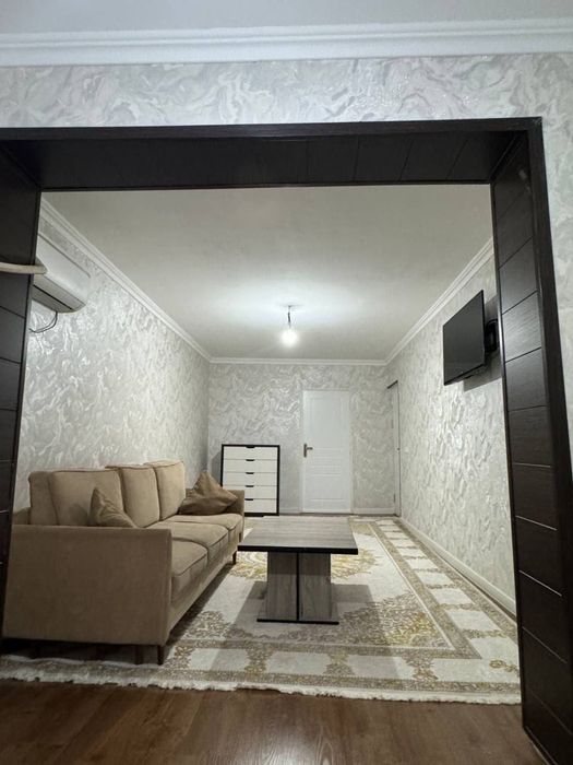 Срочно Продаеться 3-ком квартира города Чирчик район Троицк центр