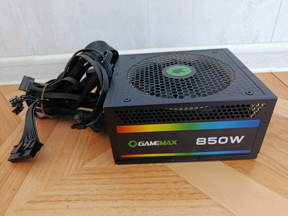 Блок питания Gamemax RGB-850W кулер шумит