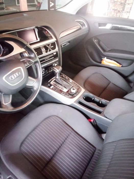 Vând Audi A4 2012