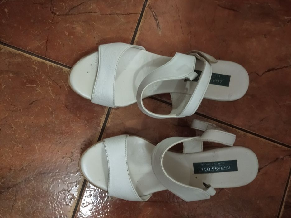 Sandale albe cu platforma mar 37