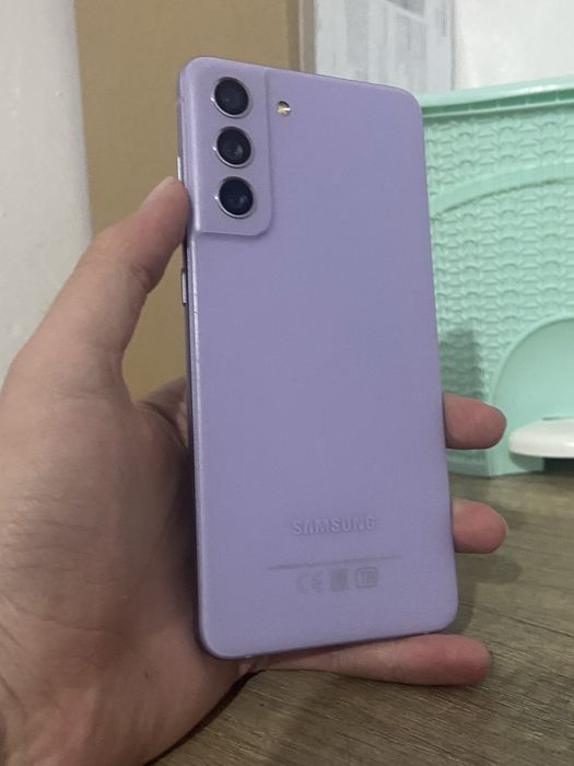 Samsung S21 FE  purple