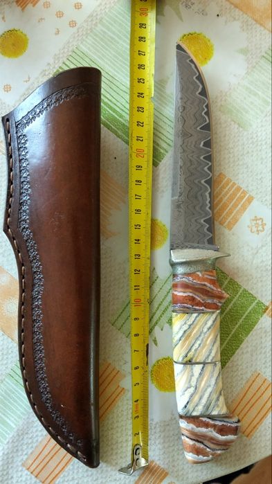 Уникален нож от дамасков ламинат