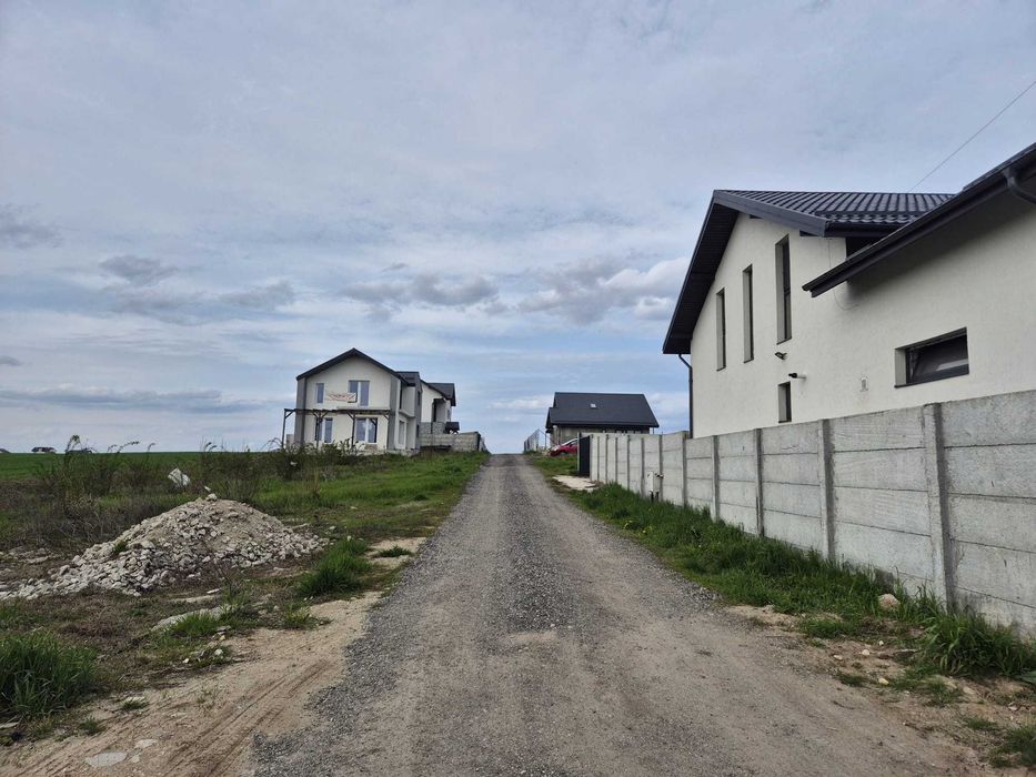 Teren intravilan construibil – 1.070 mp – Dragomirești-Vale, Str. Mahonului