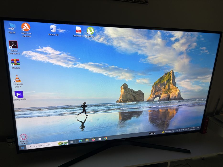 Samsunt. LED.Smart.UHD.4k .153 cm